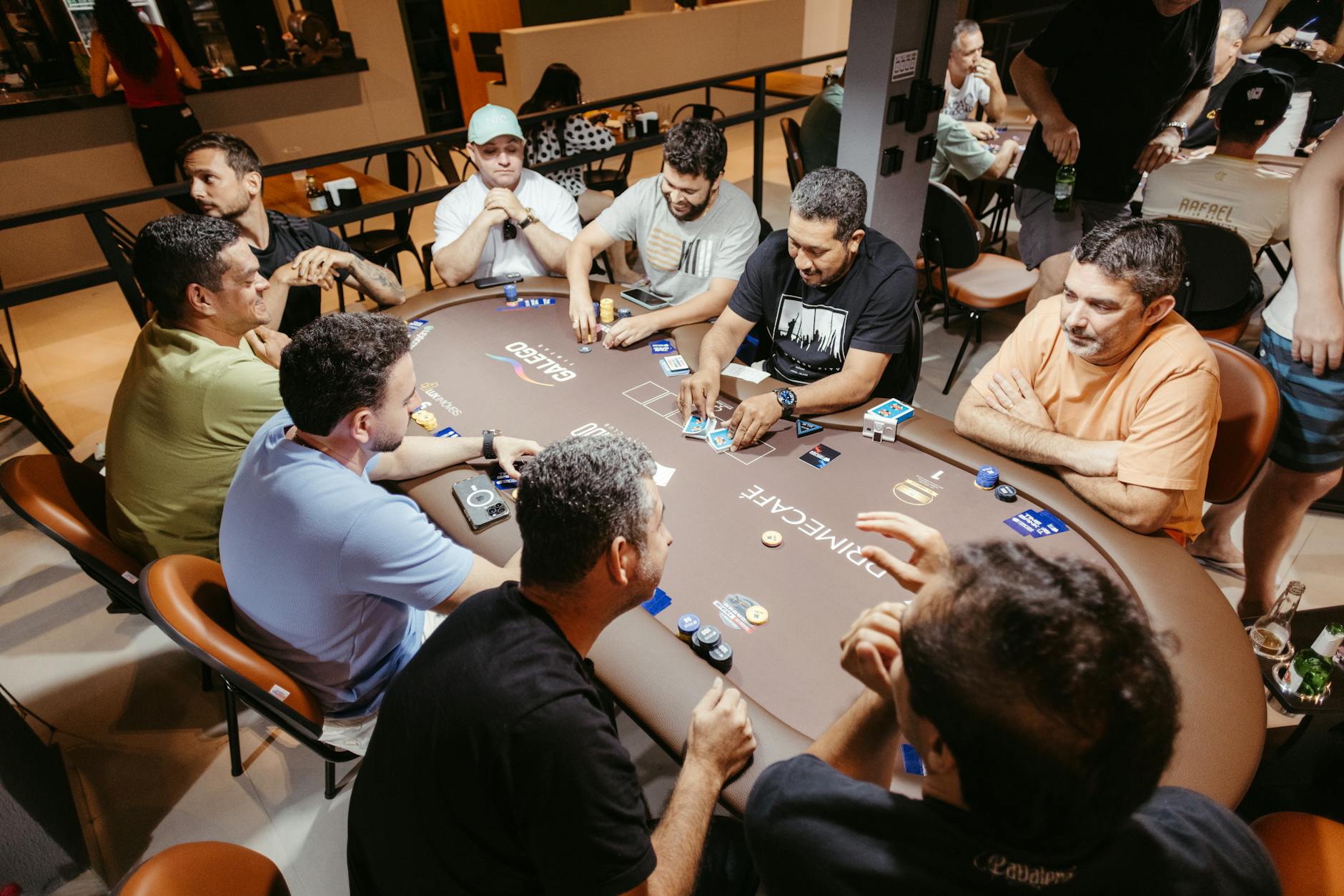 Hiểu lá bài ngửa của nhà cái là chìa khóa để ra quyết định đúng trong blackjack.